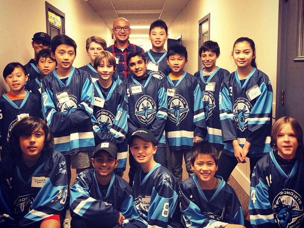 Richmond Jets Peewee A4 team in the community